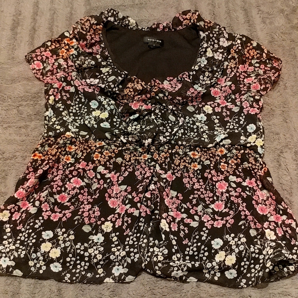 Front buttoned raffles neck top